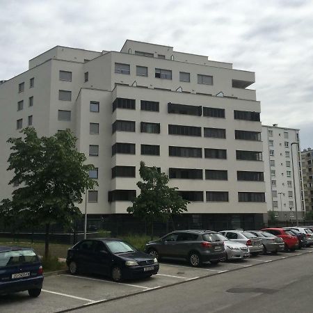 Korkyra Apartment ซาเกร็บ ภายนอก รูปภาพ